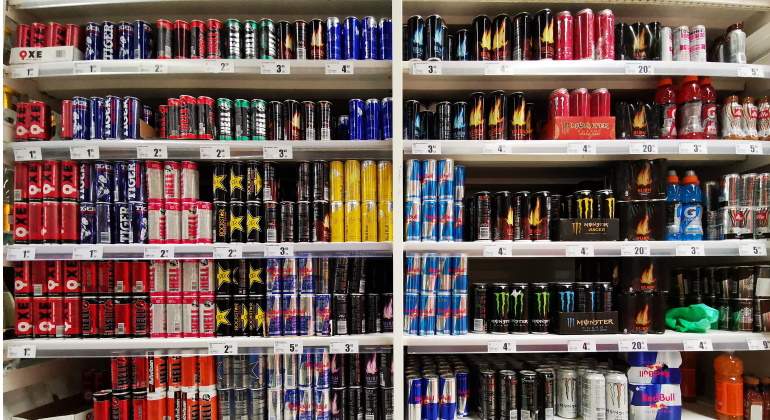 bebidas-energeticas-redbull-monster-ninos-adolescentes.jpg