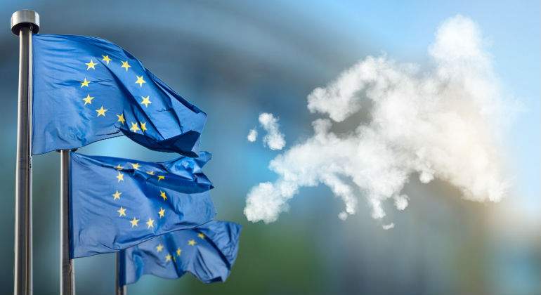 euro-banderas-mapa-nubes-alamy.jpg