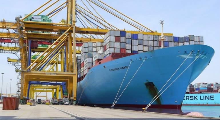 Portacontenedores en el Puerto de Valencia