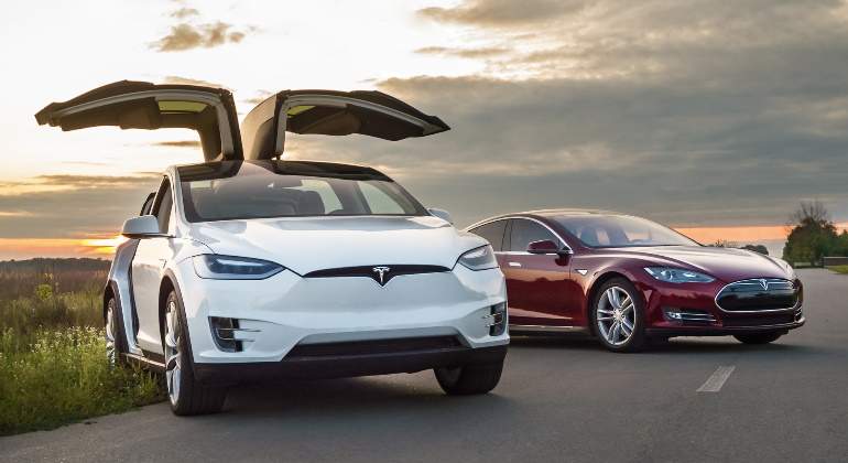 Tesla-dreamstime.jpg