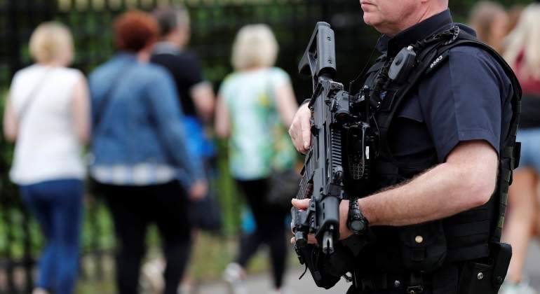 policia-manchester-arma-reuters.jpg