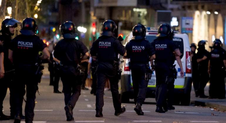 policias-ramblas-atentado-efe.jpg