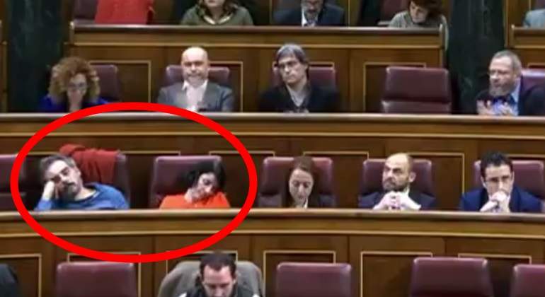 diputados-dormidos-podemos-tw.jpg