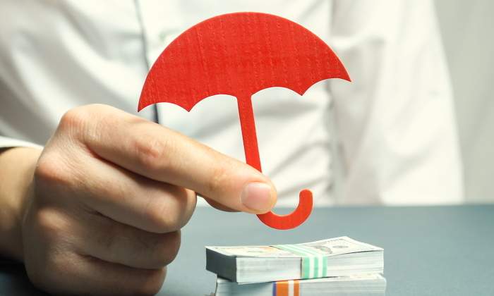 paraguas-dinero-ahorro-recurso-dreamstime.jpg