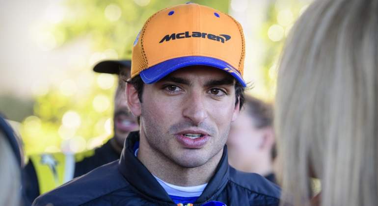 sainz-mclaren-gorra-reuters.jpg