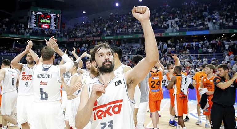 El Real Madrid y  Valencia Basket.jpg