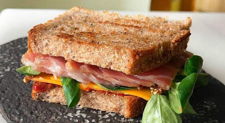 bocadillo-ventresca-madurada.jpg