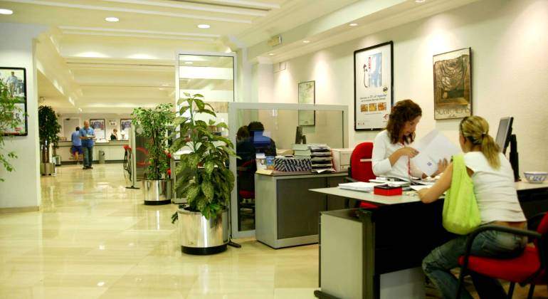 oficina-bancaria-efe.jpg