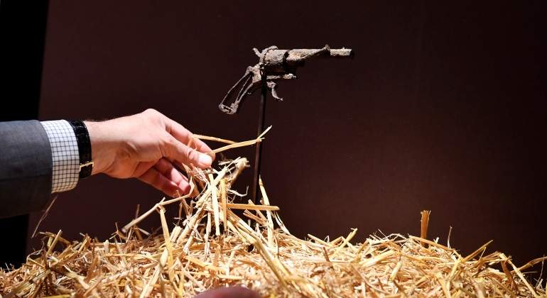 van-gogh-pistola-suicidio-efe-1.jpg