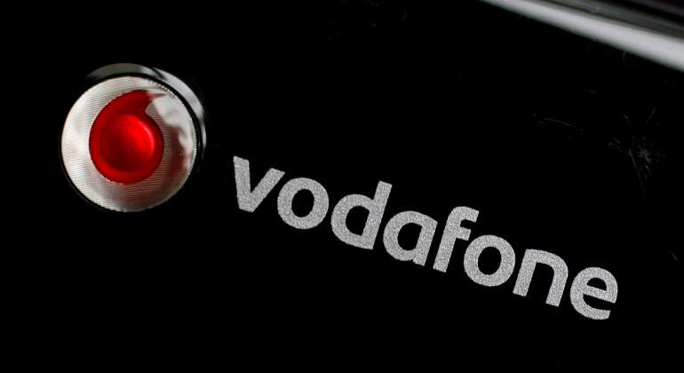 Vodafone-logo-negro-Reuters.jpg