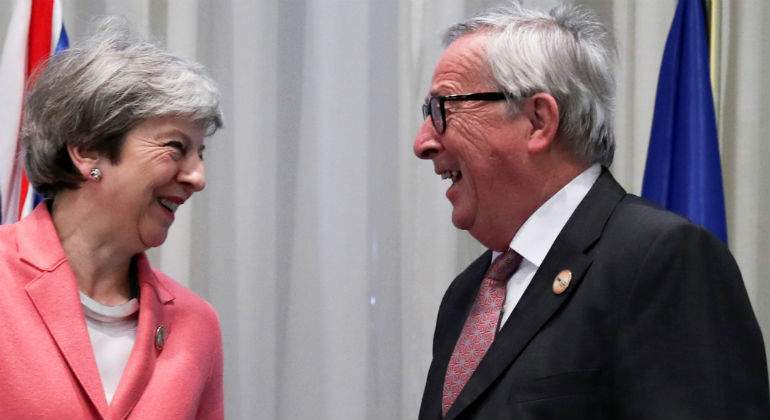 may-junker-juntos-reuters.jpg