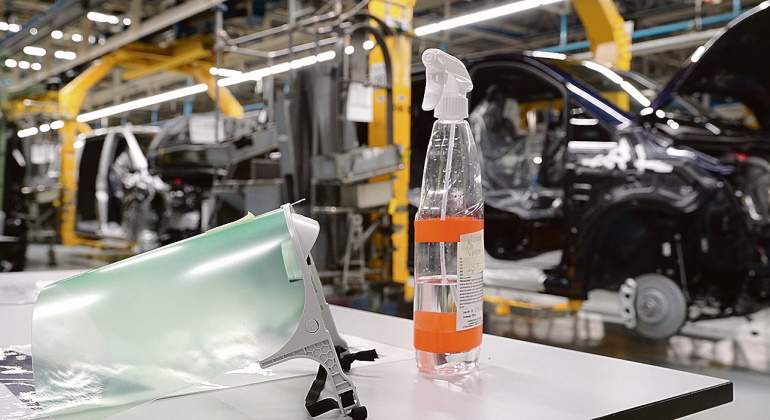 industria-fabrica-gel-desinfectante-770x420.jpg