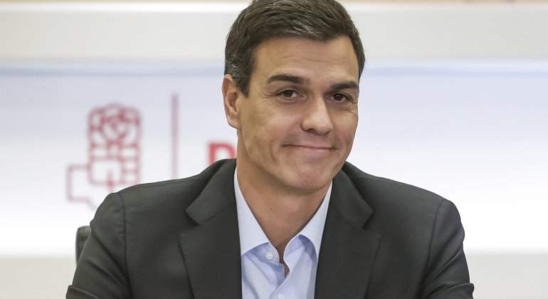 pedrosanchez-mueca-comite-efe.jpg