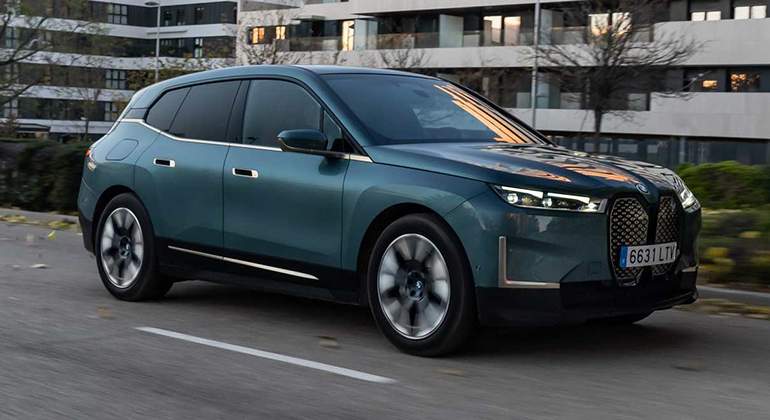 BMW iX