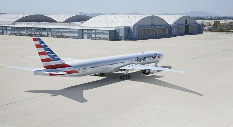 avion-american-airlines-tarmac.jpg