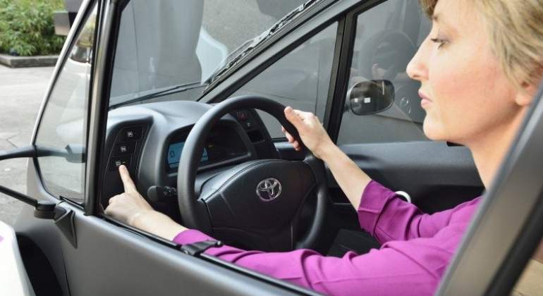toyota-iroad.jpg