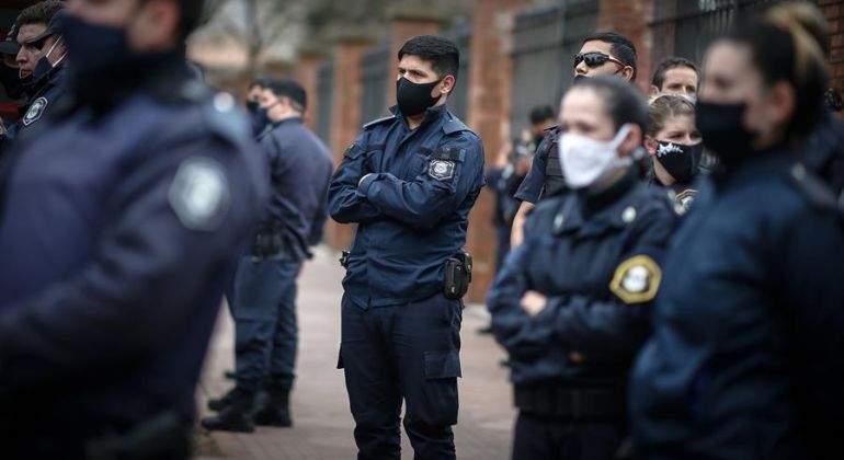 Policia-provincia-de-buenos-aires-efe.jpg