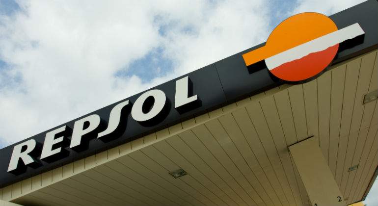 repsol-gasolinera-dreamstime.jpg