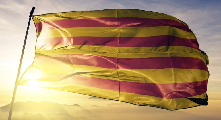 cataluna-bandera-sol-dreamstime.jpg