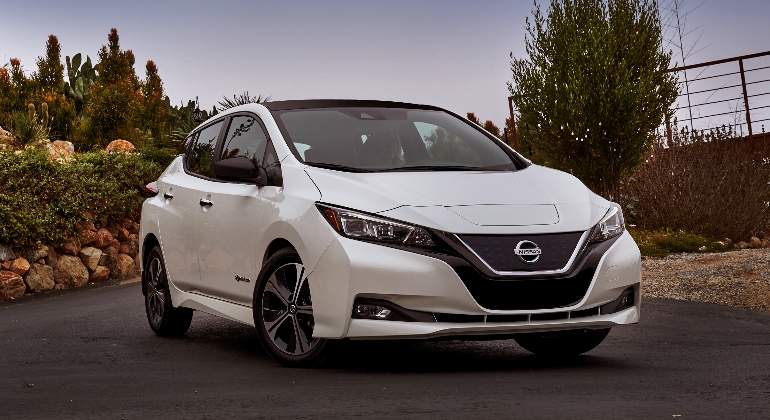 nissan-leaf-2018-01.jpg