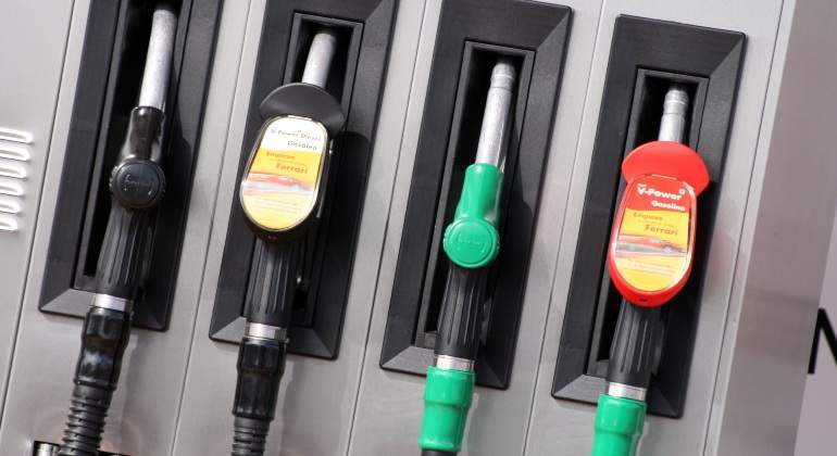Dispensadores-de-gasolina-Victor-Pacheco.jpg