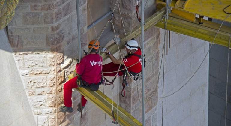construccion-obras-barcelona-sagrada-familia-dreams.jpg