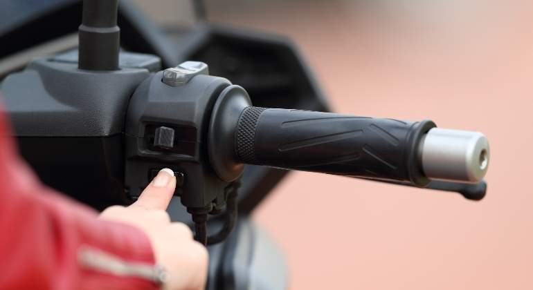 manillar-moto-dreamstime.jpg
