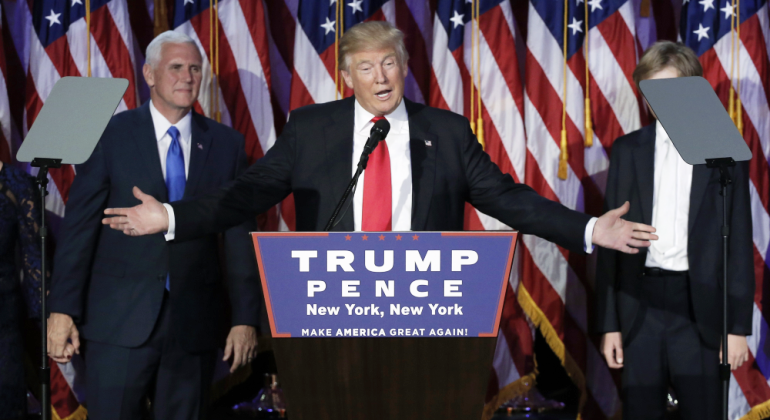trump-presidente-comparece-reuters.png