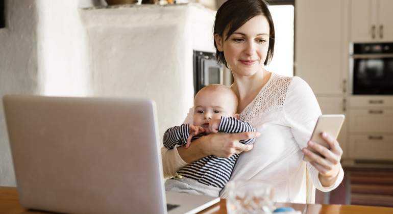 madre-bebe-portatil.jpg