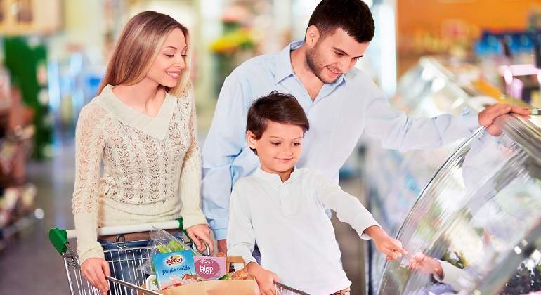 FOTO-CONSUMIDORES-2021.jpg