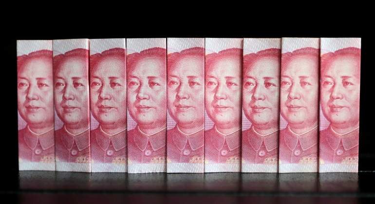 yuan-divisas-fila.jpg