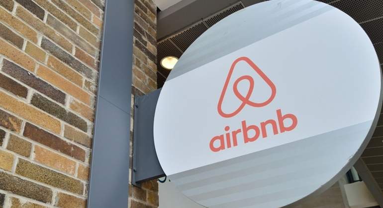 airbnb-senal-logo-ep.jpg