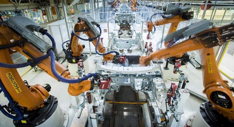 seat-martorell-robot-brazos-chapa.jpg
