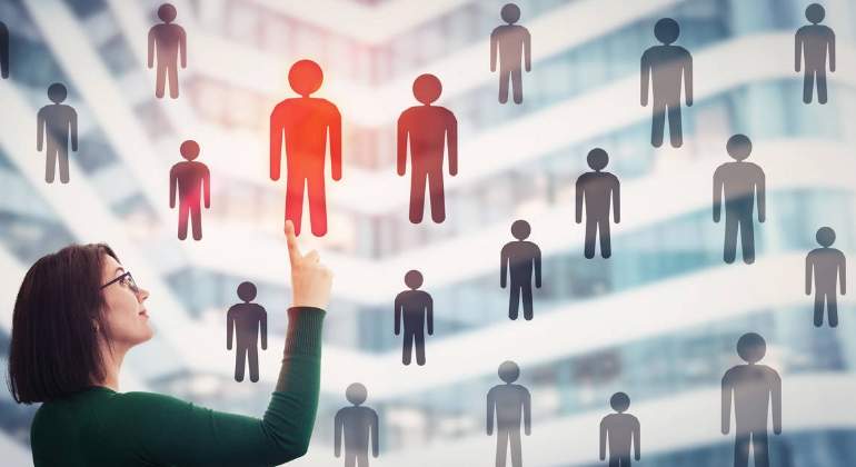buscar-empleo-reclutar-gente-contactos-alamy.jpg