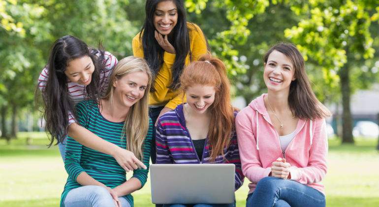 mujeres-universitarias111111111.jpg