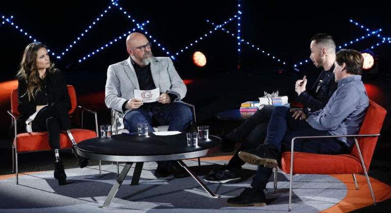 Mesa-redonda-GRANDES-PROFES-defini.jpg