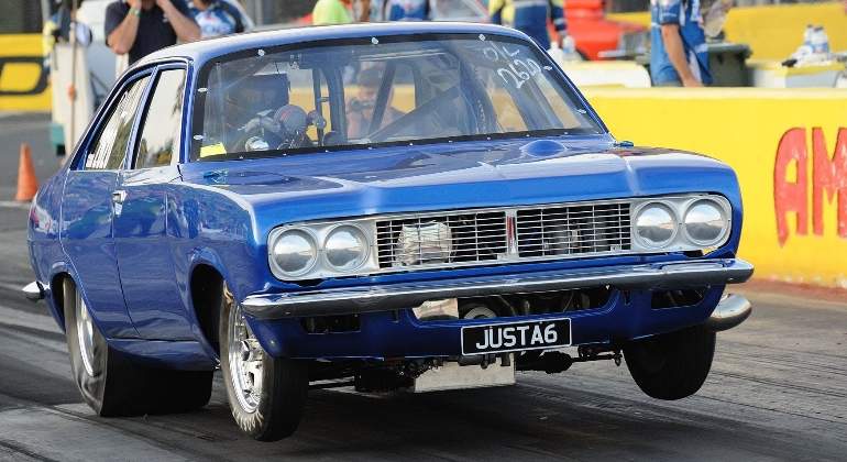 chrysler-centura.jpg
