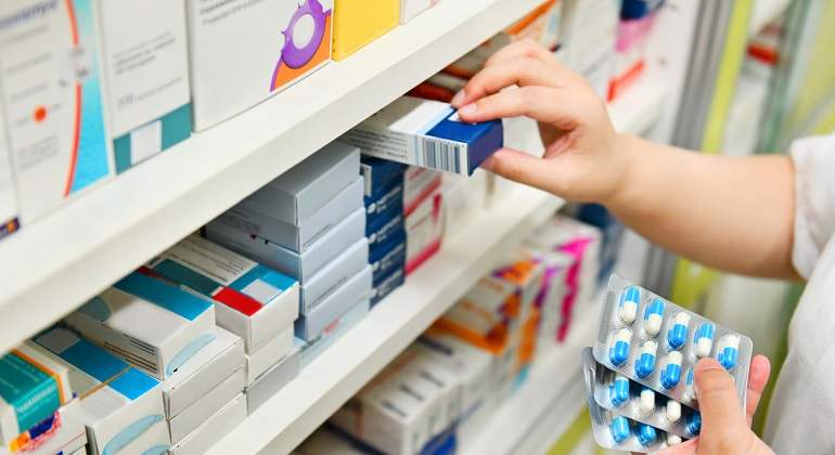 Medicamentos en una farmacia iStock