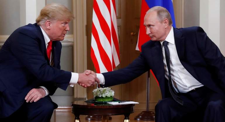 putin-trump-helsinki-reuters.jpg