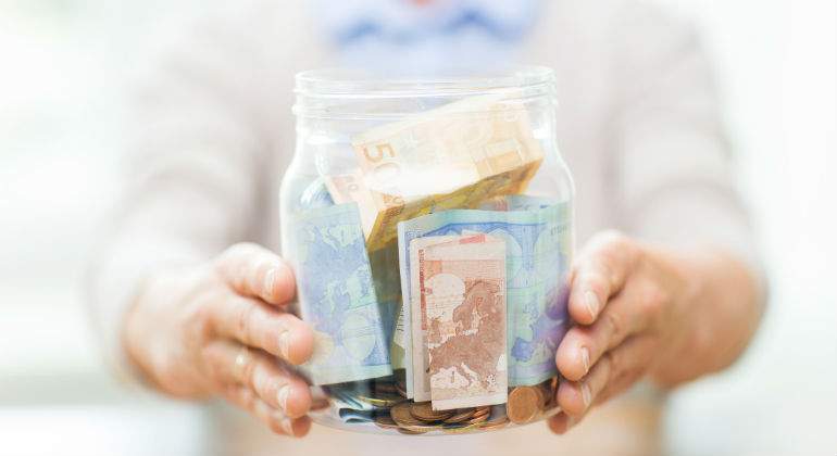 bote-dinero-pensiones-istock.jpg