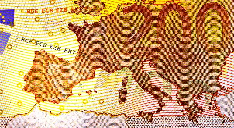 espana-billete-200-euros-770-dreamstime.jpg