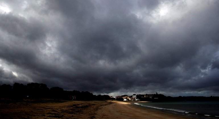 tormenta-borrasca-felix-galicia-efe.jpg