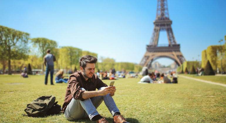 roaming-paris.jpg