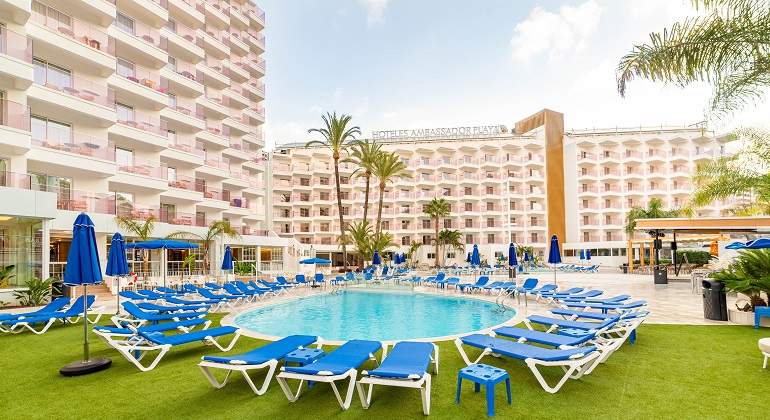 hotel-ambassador-playa2.jpg