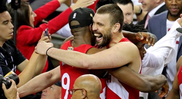 marc-gasol-ibaka-abrazo-titulo-reuters.jpg