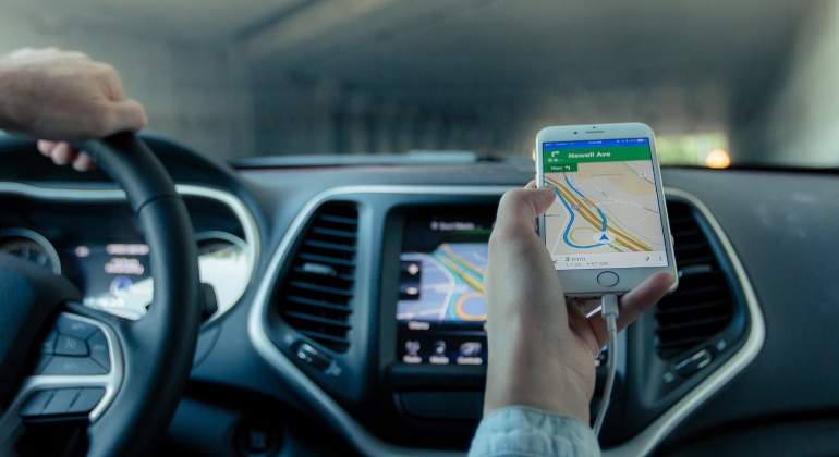 coche-gps-navegador-pixabay
