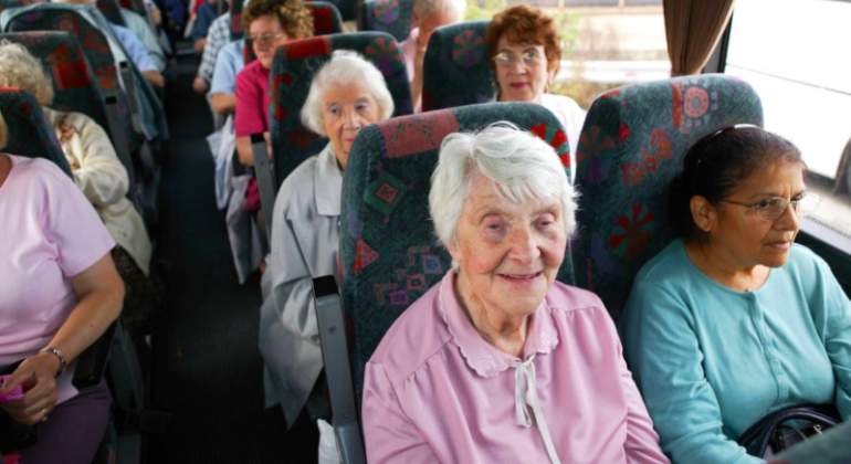 imserso-autobus-senoras-alamy.jpg