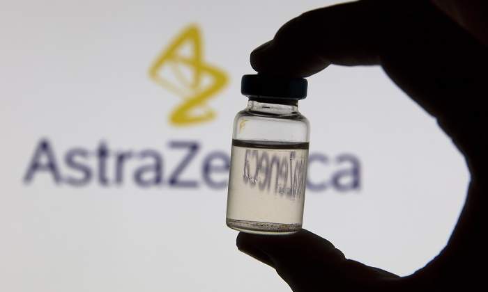 astrazeneca-contraluz-vacuna-dreamstime.jpg