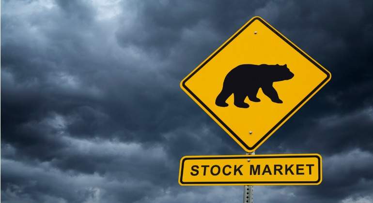 stock-market-bear-market-concept-and-financial-crisis-picture-id1217440809.jpg