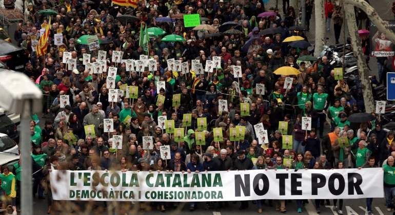 escuela-catalana-barcelona-manifestacion-efe.jpg